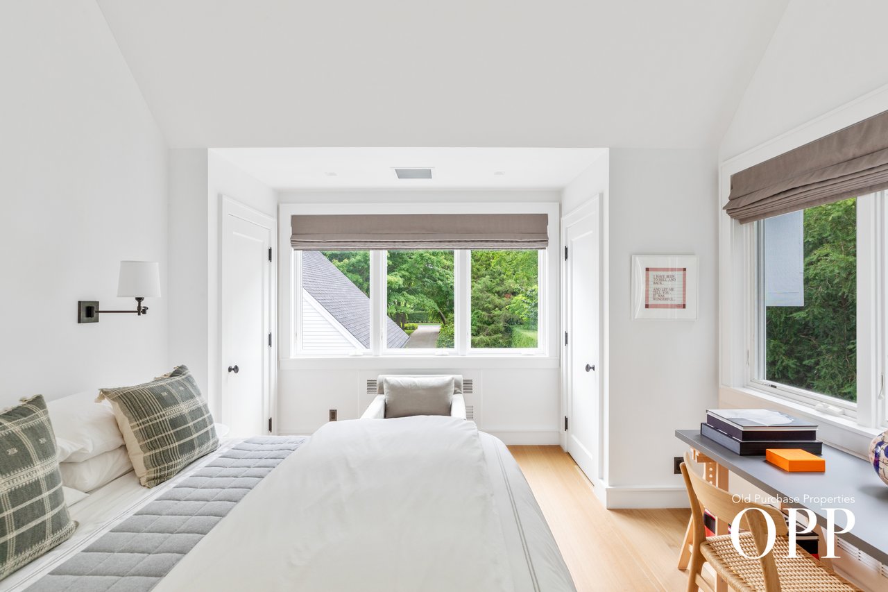 HIGHEST NON-WATERFRONT SALE IN BELLPORT VILLAGE