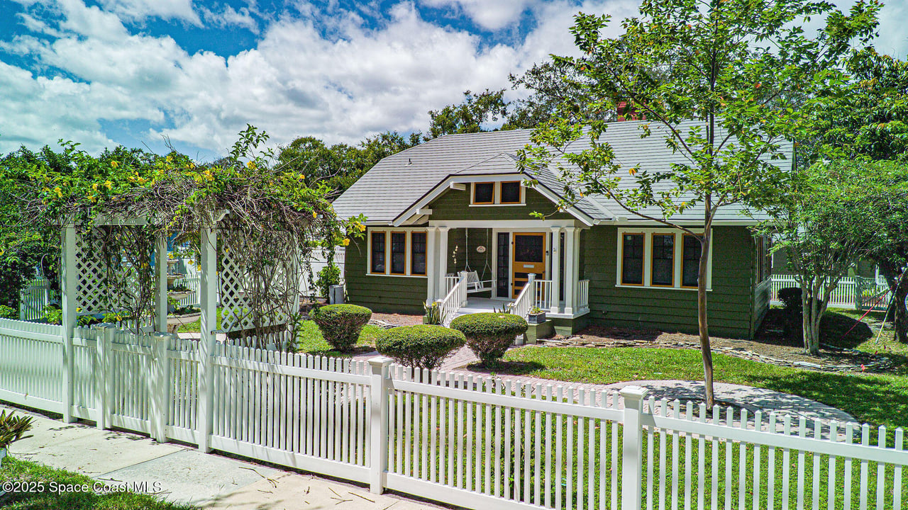 1296 Highland Ave