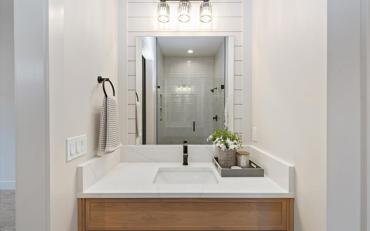 Modern Craftsman on One-Third of an Acre in Star, Idaho