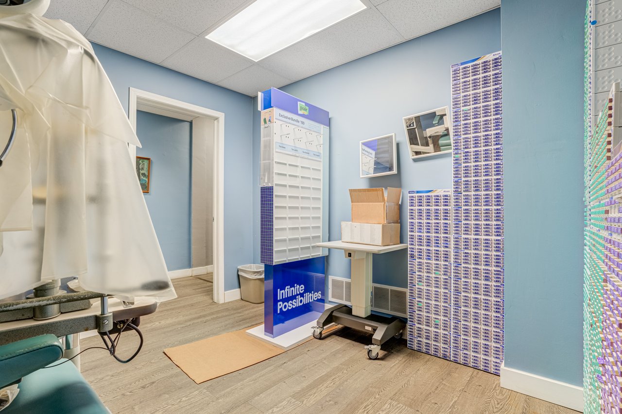 Commercial Property On Bloor St W - The Kingsway 