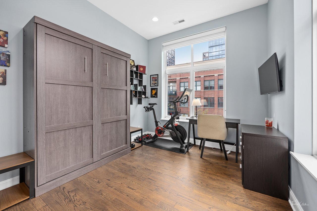 939 W Madison Street Unit: 301