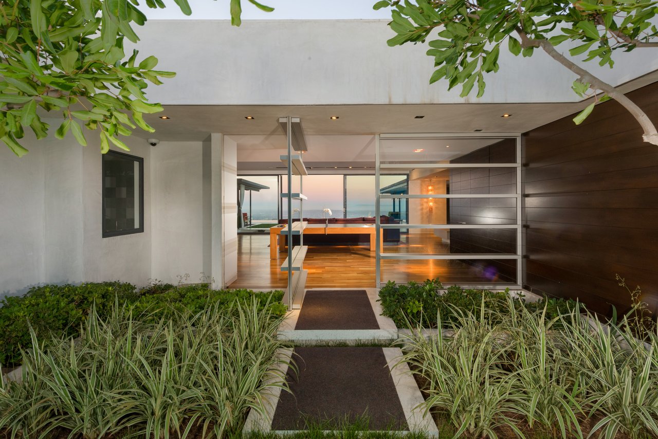 9010 Hopen Place, Sunset Strip