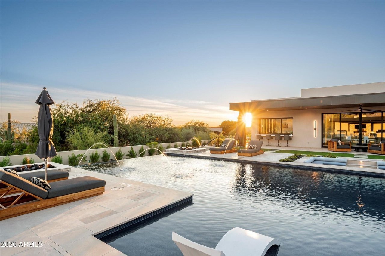 9245 E RIMROCK Drive