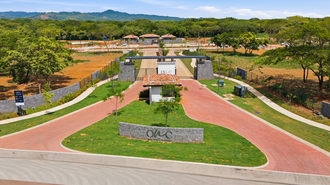 One Hacienda Pinilla