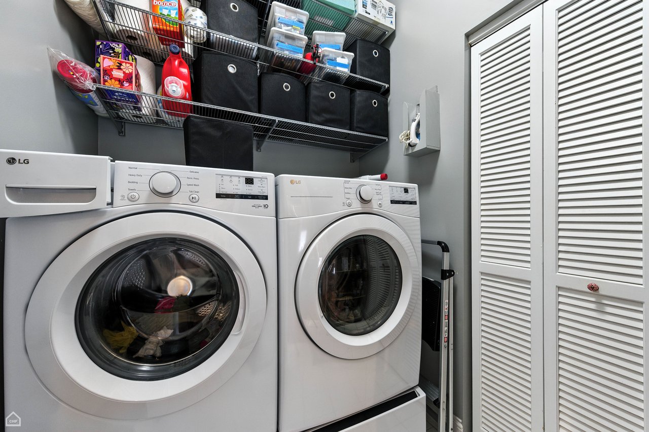 2343 W Montrose Avenue Unit: 101