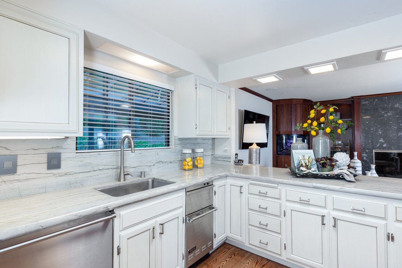 Fabulous single-story home located on the Westside of Alamo