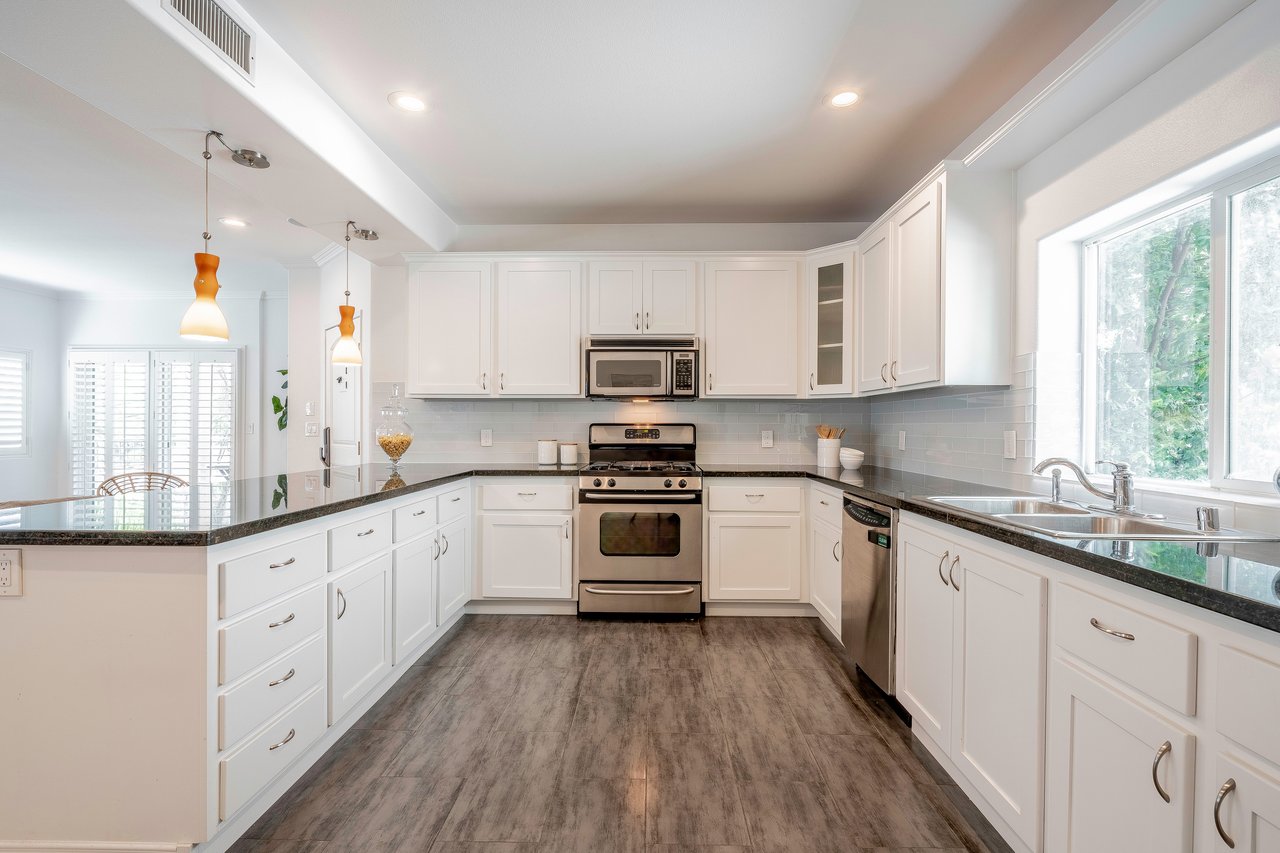 924 Palm Ave #101, West Hollywood, CA