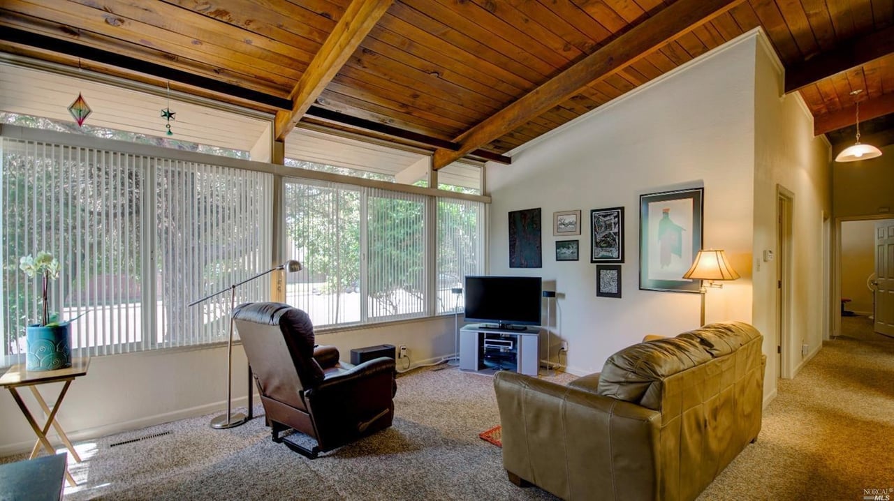 4548 Montgomery Dr