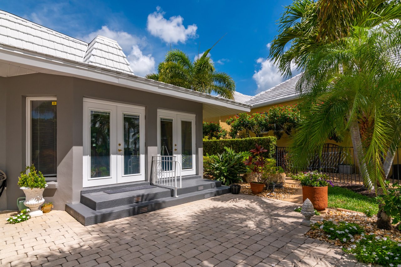 Prestigious Address in Lido Shores