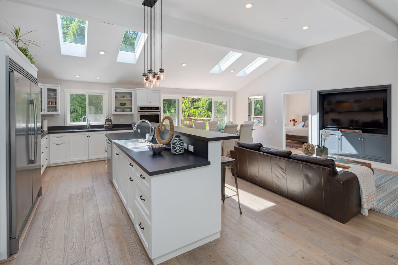 60 Oak Grove Avenue, Woodacre