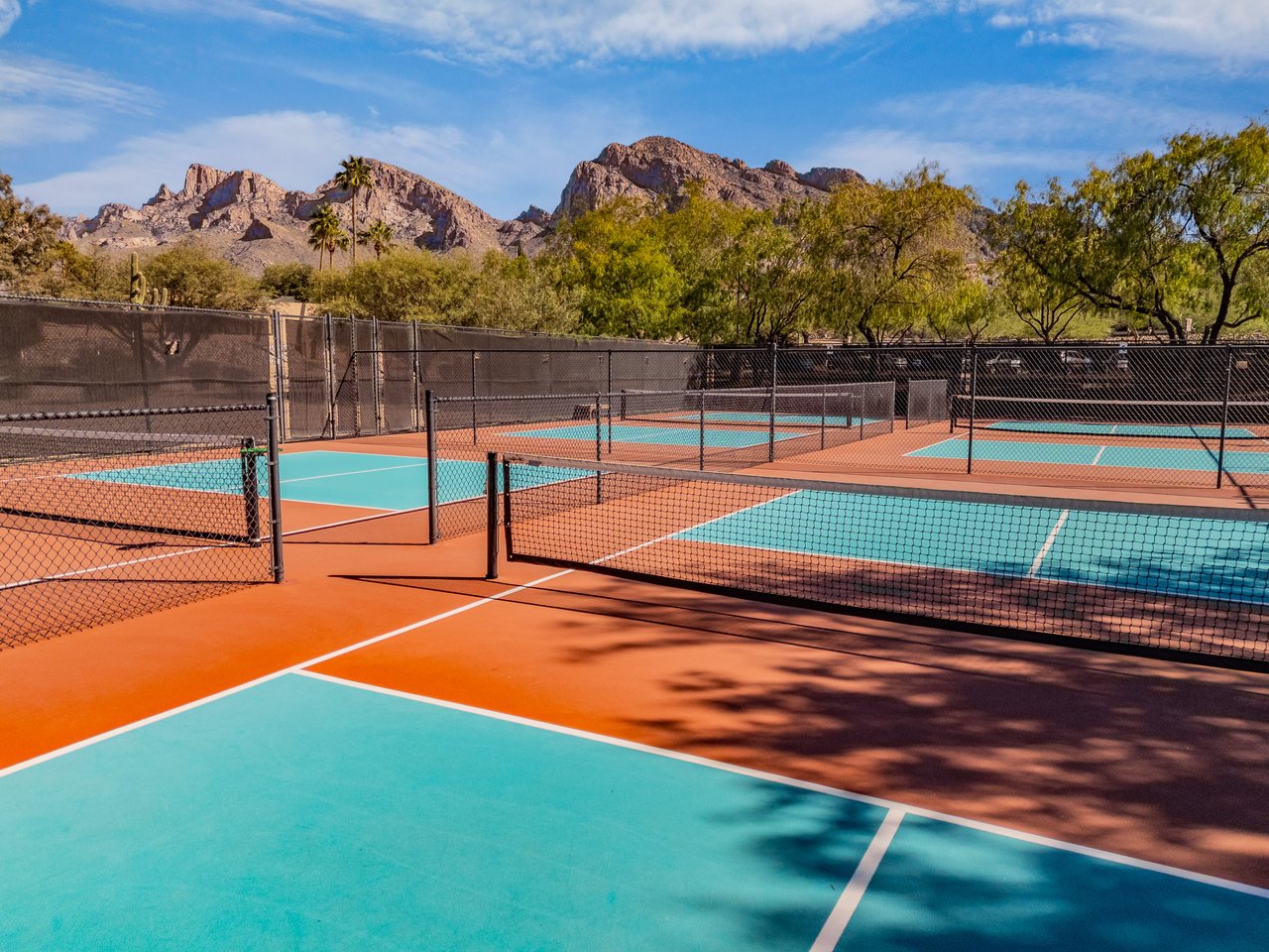 935 W Valle Del Oro Road