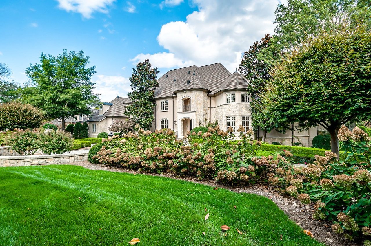 2410 Hidden River Ln