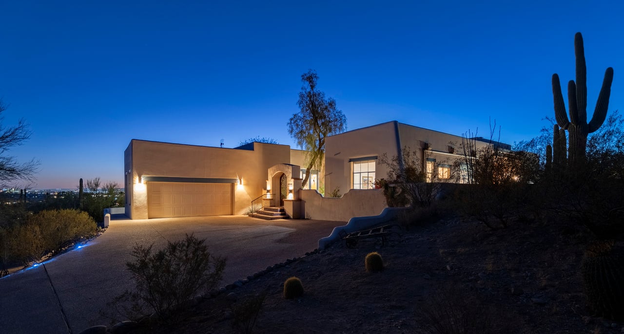 4621 N Camino Real