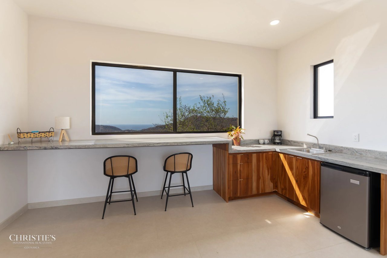 Casa Vista Escondida