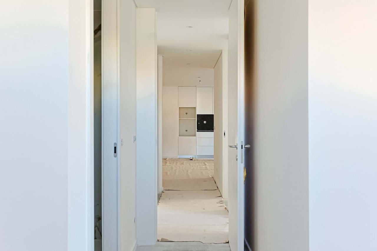 Modern 3-Bedroom Apartment in Camarate, Loures