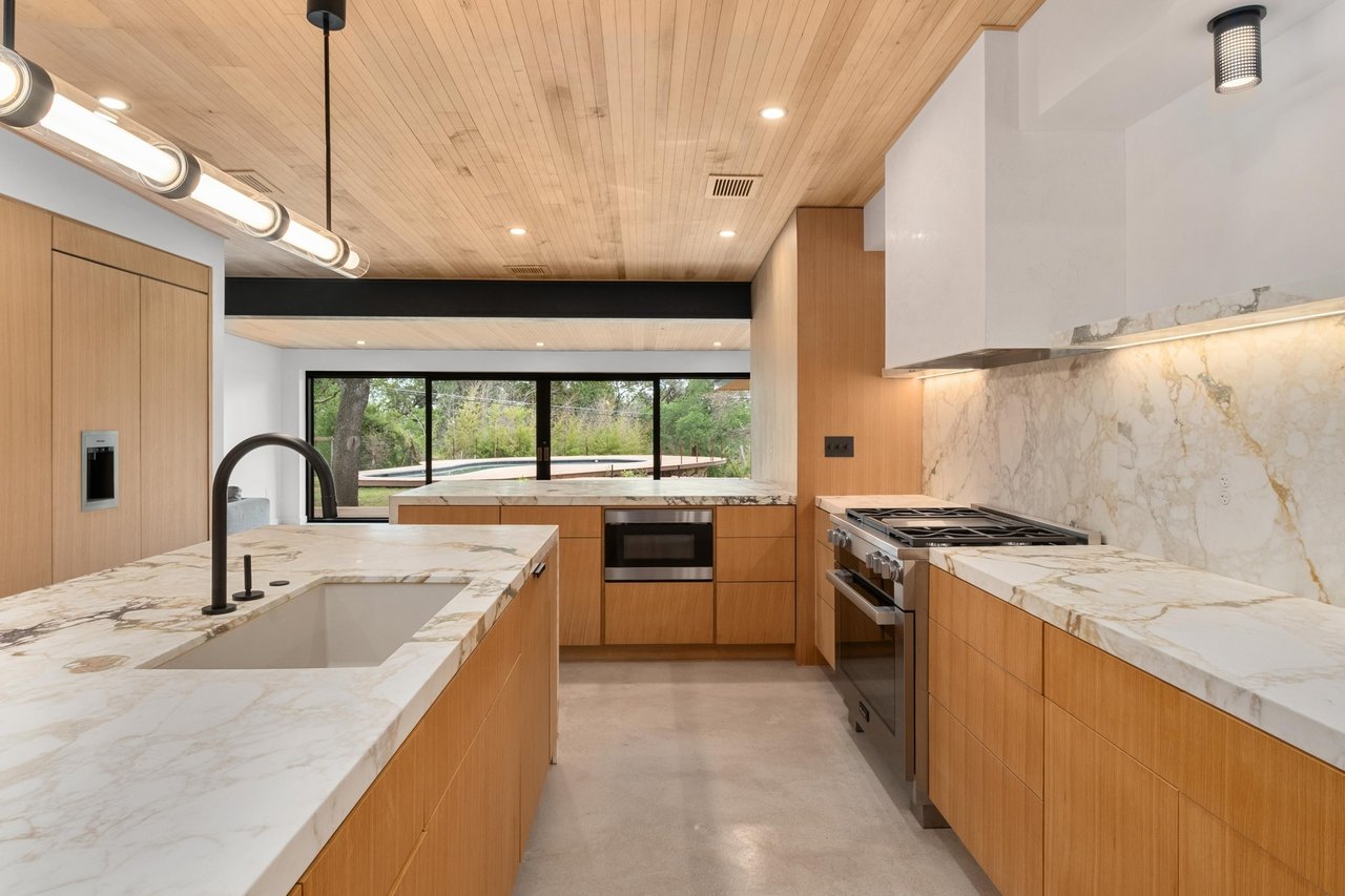 203 Wildcat Hollow and 100 Redbud Trail