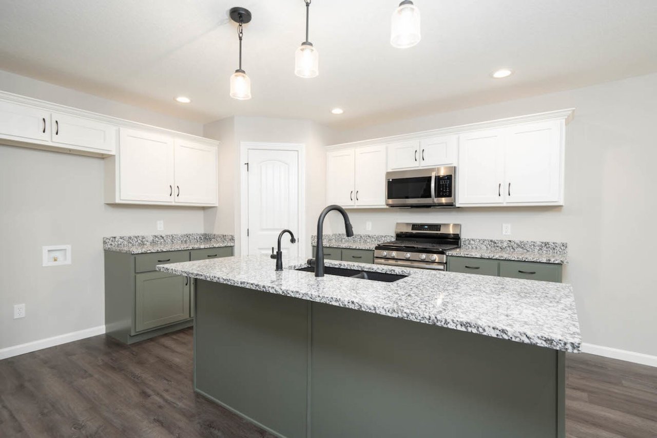 845 Sienna Ct