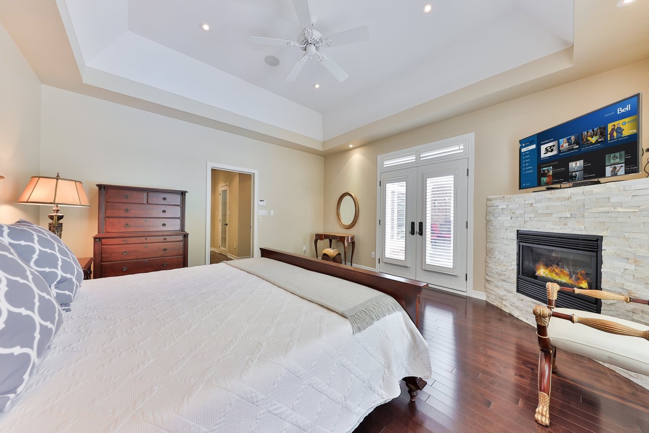 3105 Lakeshore Road, Burlington