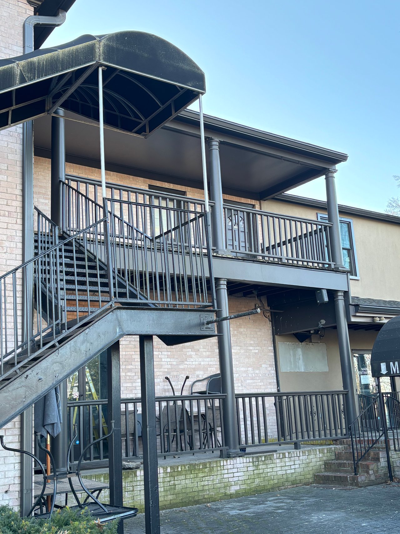 1143 Columbia Avenue