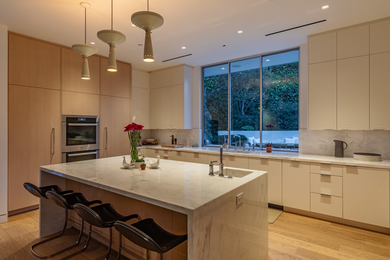 9011 Alto Cedro Dr, Beverly Hills