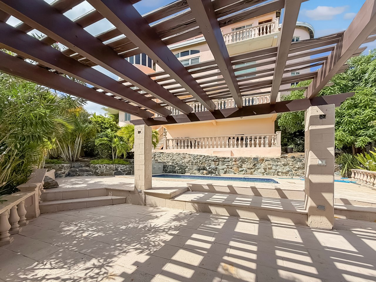 565 Parham Town 7 Bedroom Villa