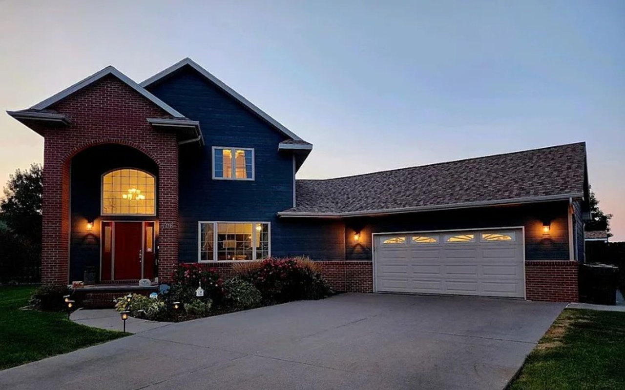 708 Clearwater Ct