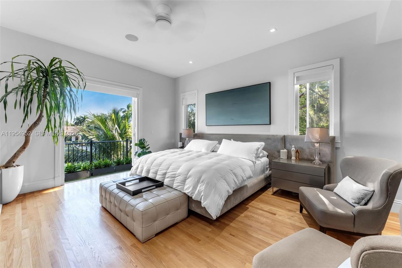 4819-university-drive-coral-gables-pool-home-sold-bedroom