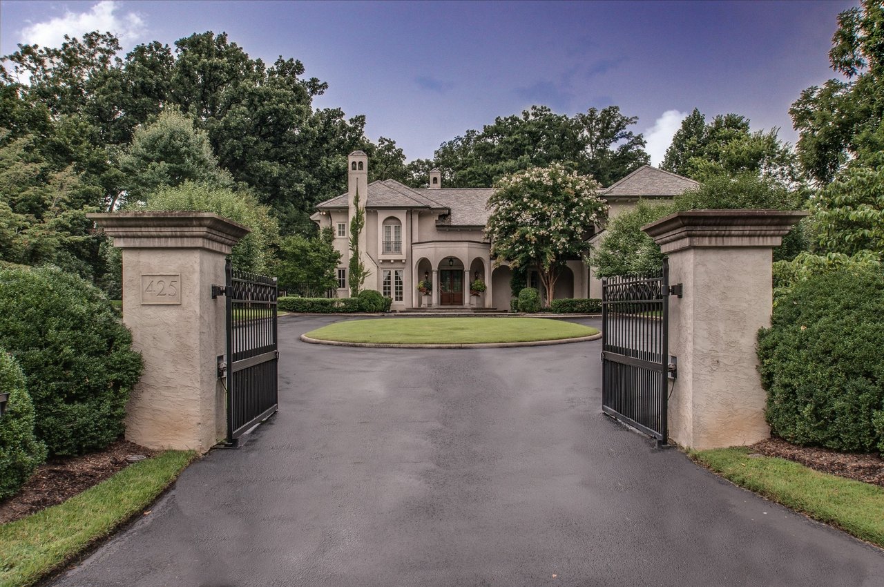 425 Jackson Blvd