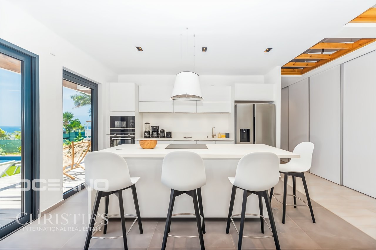 Modern Villa  - Hope Hill