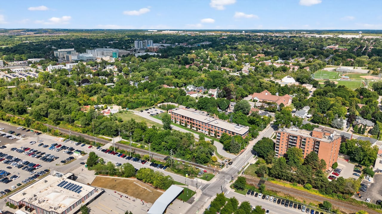 318 - 543 Timothy St, Newmarket