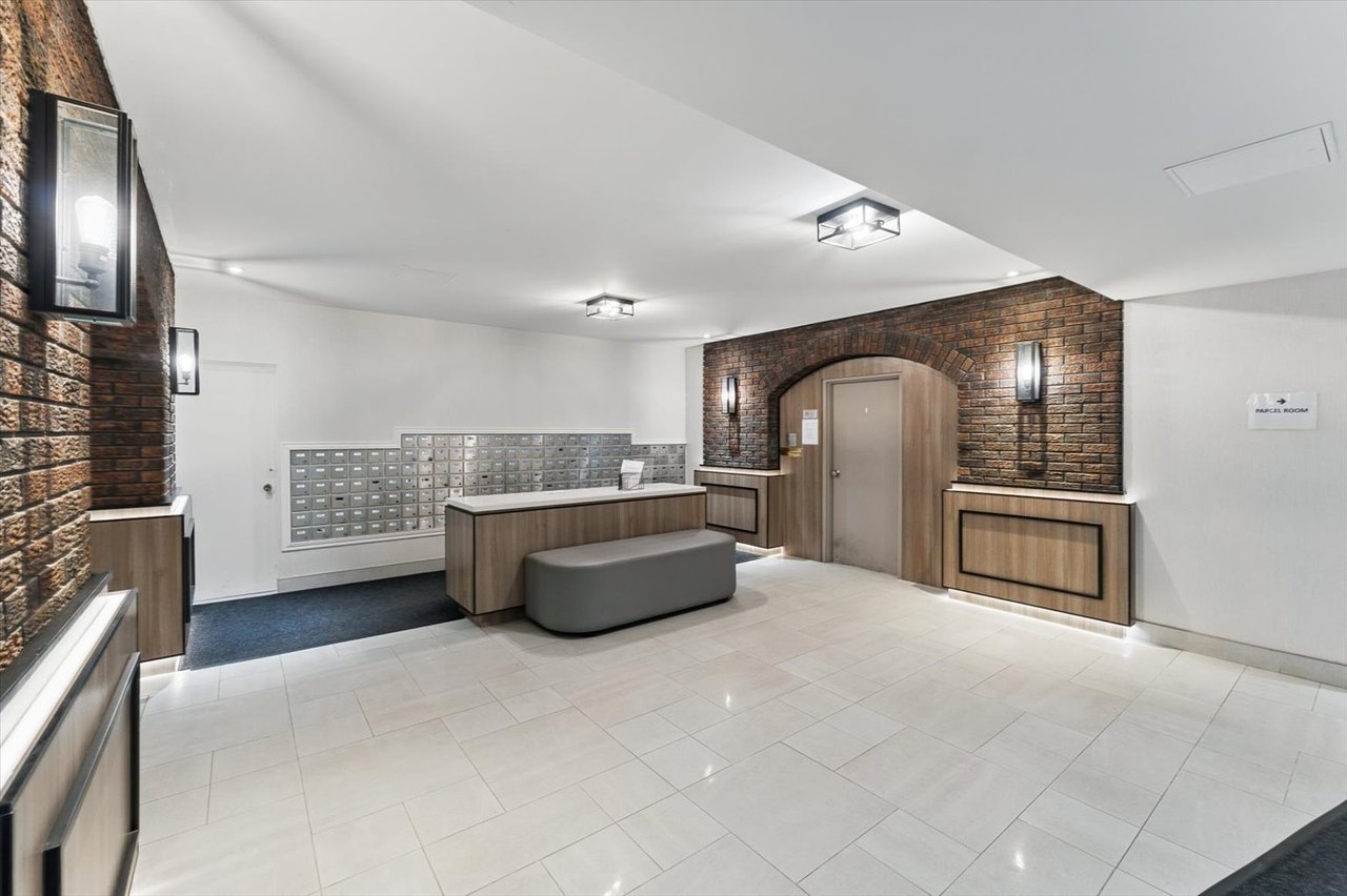 966 Inverhouse Dr 709
