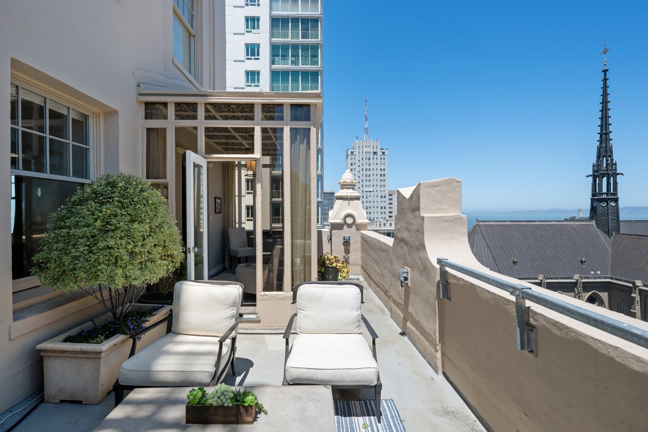 High-Floor Terrace Views Atop Nob Hill