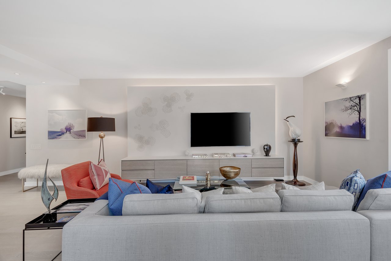15 West 53rd Street 13J