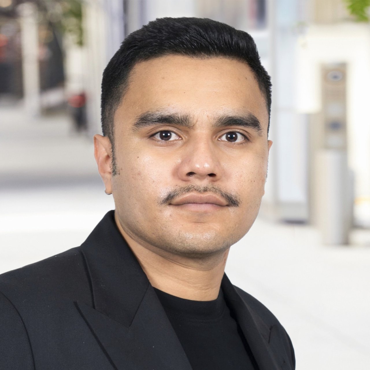 Will Midence New York City, NY Real Estate Agent Headshot