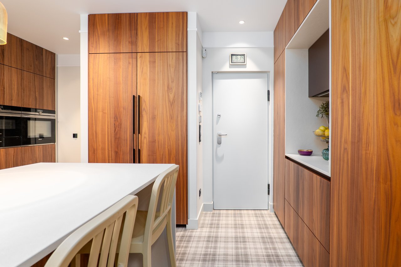 Exceptional Fully Renovated 2+1 Bedroom Apartment in Boavista, Porto