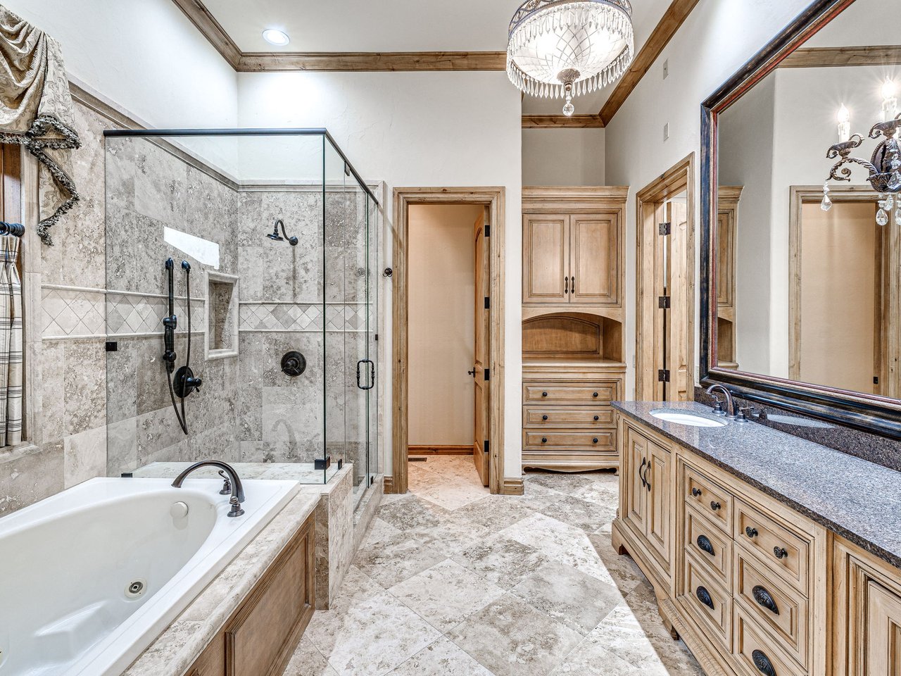 The Listing of the Week: 15613 Via Sierra – Esperanza Addition - Wyatt Poindexter - The Agency Oklahoma