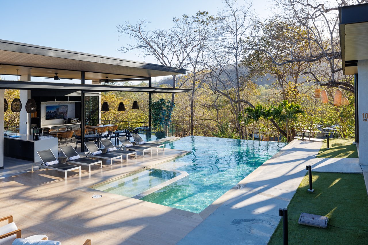 20882 - Multi-Villa Property with 18 Bedrooms, Pool & Clubhouse, Tamarindo