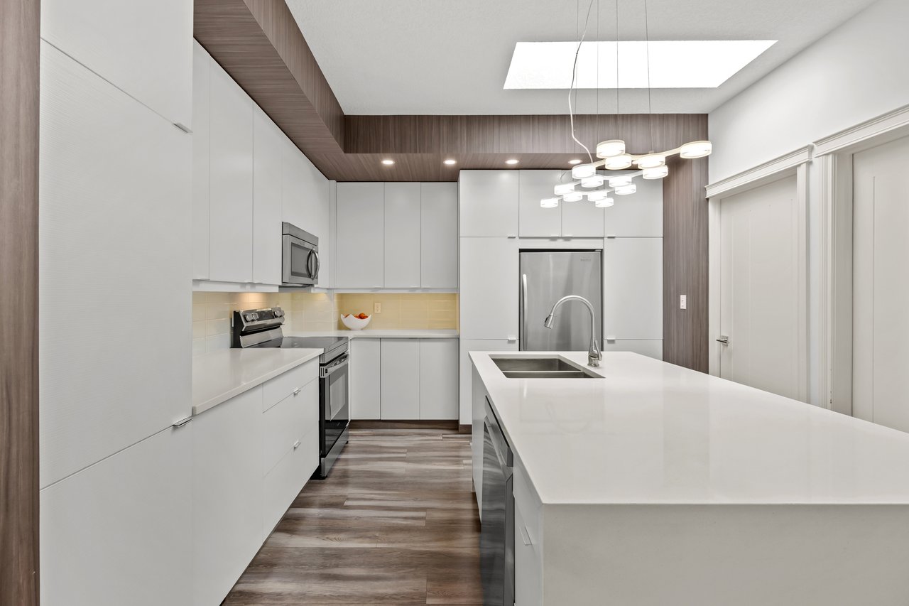 1728 36 Avenue SW Unit: 2
