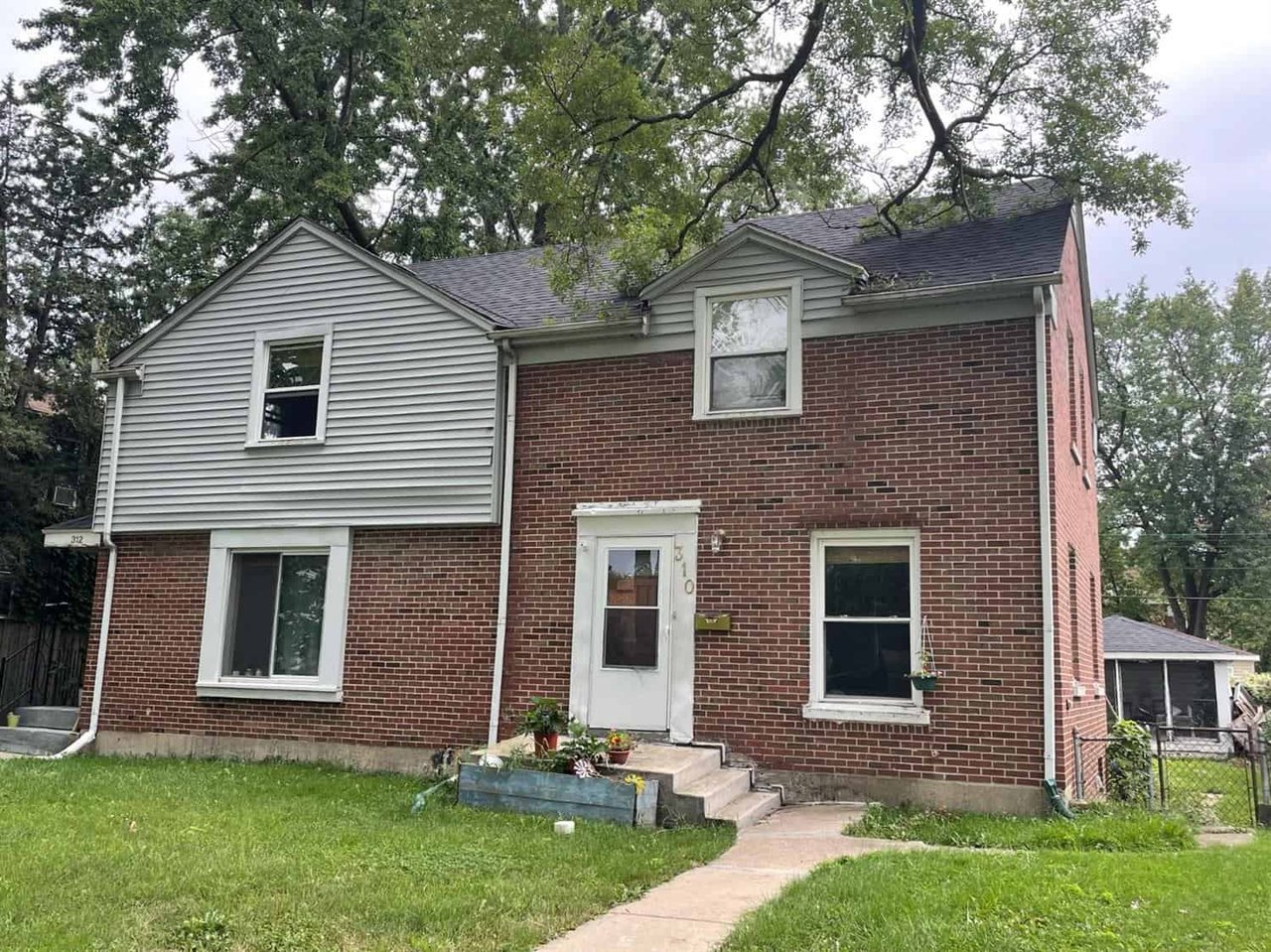 310 Beacon Place | Munster, Indiana