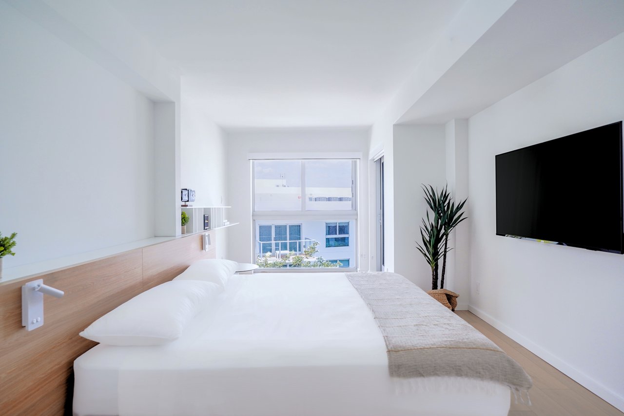 Beach Haus Bal Harbour Residences
