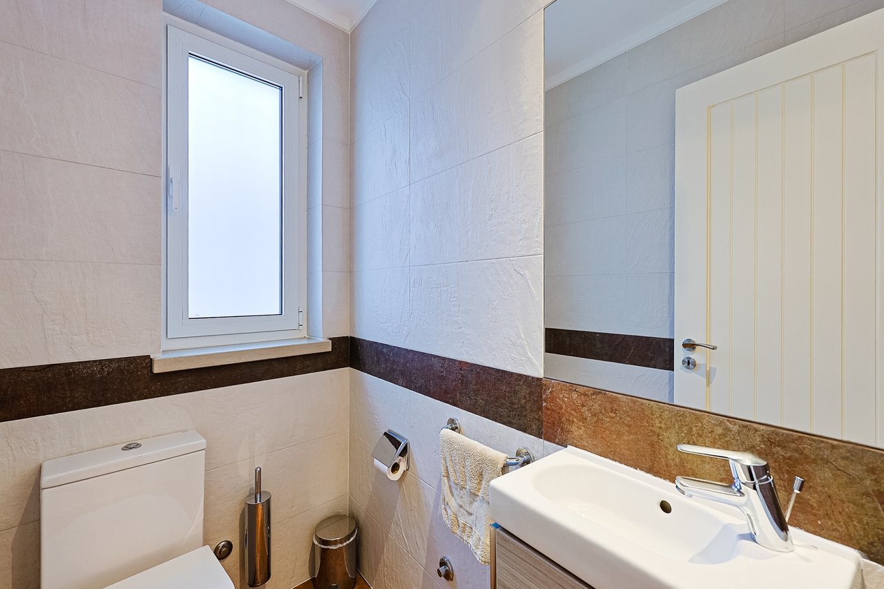 Elevated Riverside Living Minutes from Comporta