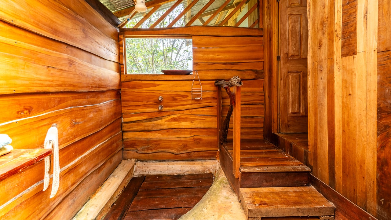 Mountain Home with Guest Cabin & Additional Building Site Near Nauyaca Waterfalls
