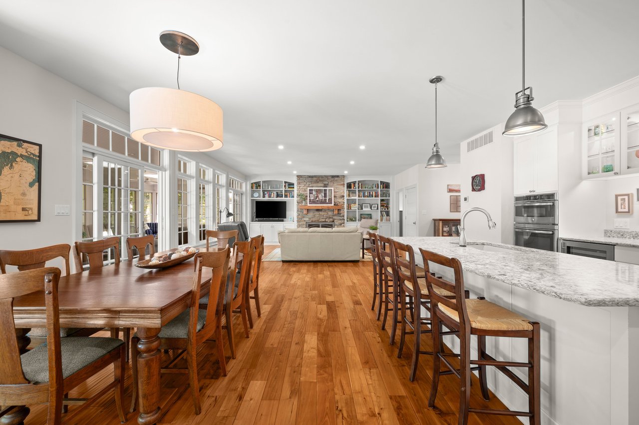 47118 Oak Avenue, Grand Beach, MI 49117