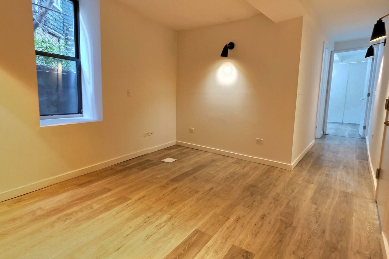 42 Hawthorne Street Unit: Garden