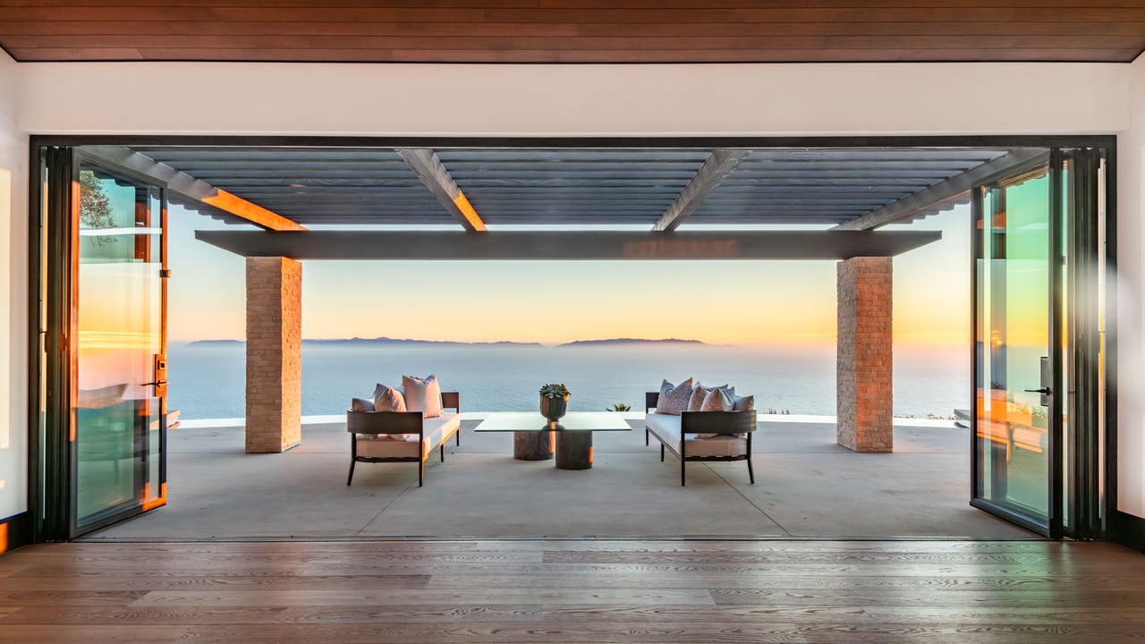 71 Crest Road East, Rolling Hills