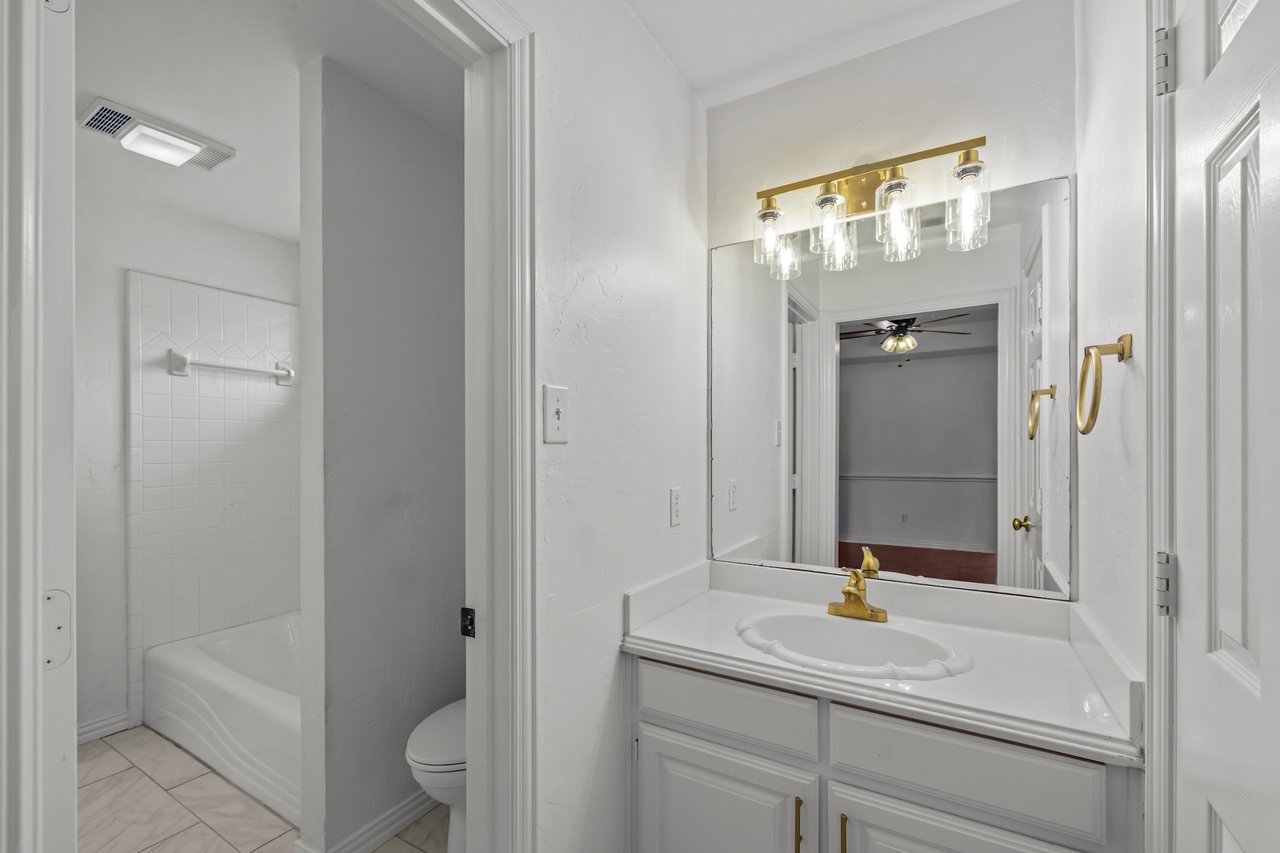 2 Treewood Court