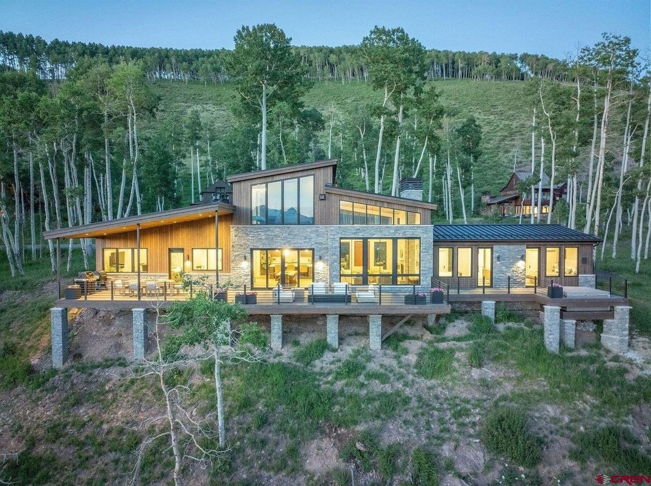 216 E Serapio Dr