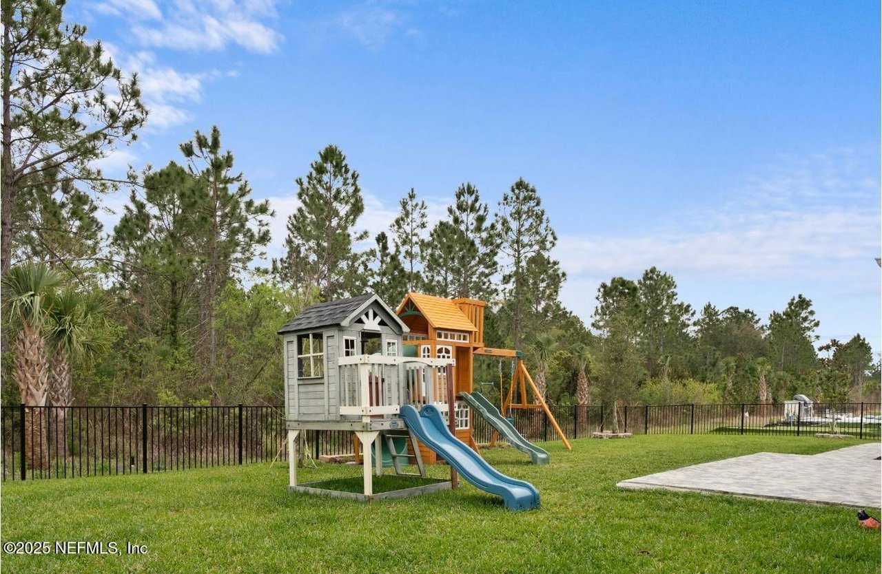 462 HILLENDALE Circle, St. Johns