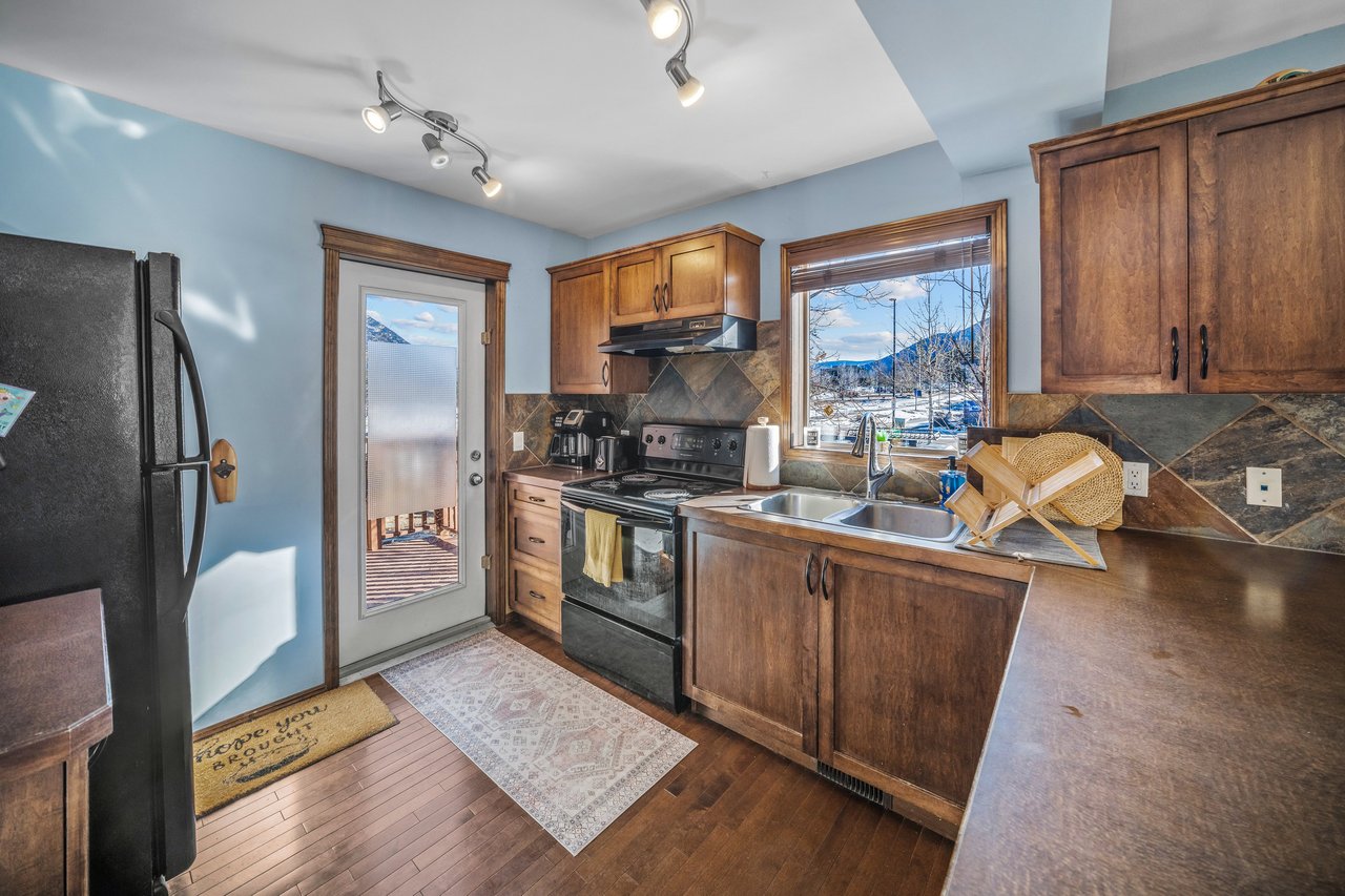 503 - 108 Armstrong Place