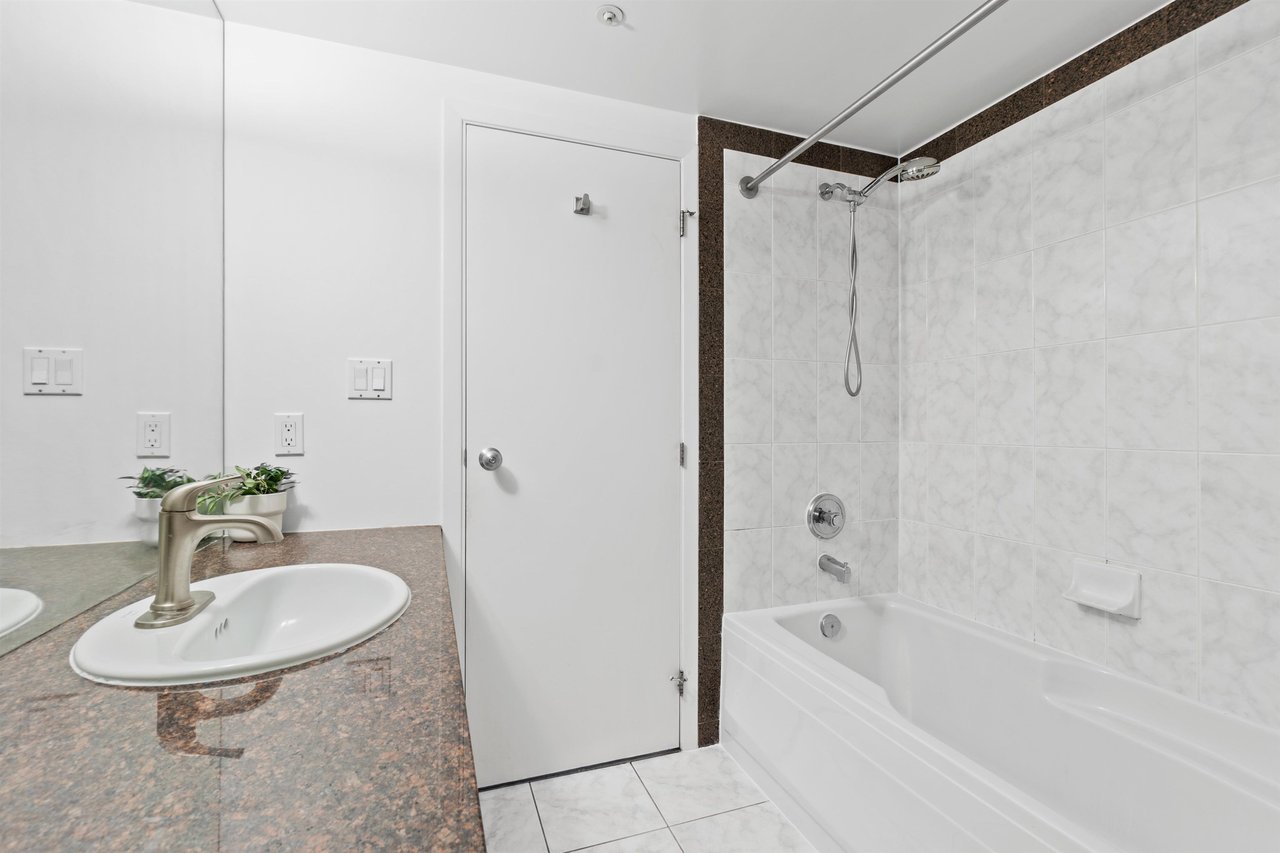 1050 Burrard St, #1807